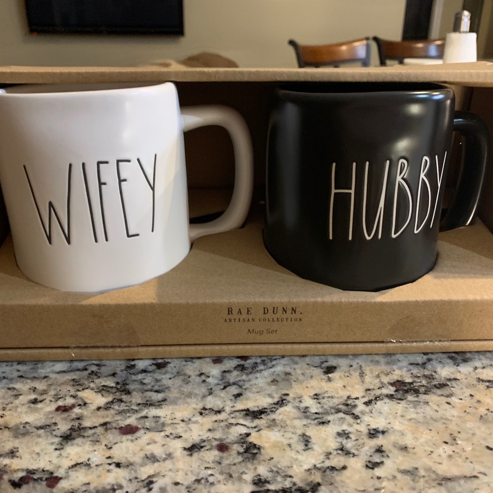 Rae Dunn Mug Set